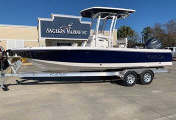 2023 Robalo 226 Cayman Biscayne Blue/White  Boat